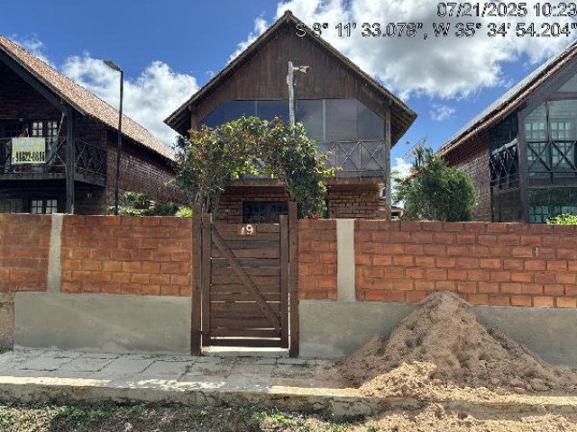 Casa com 2 quartos, 3 banheiros e 1 vaga de garagem
