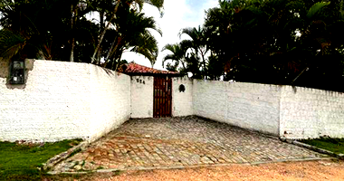 Casa em Gravatá com 175m² construída e 2000m² de terreno