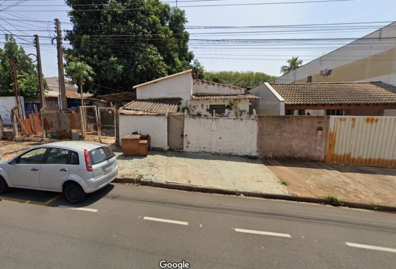 Terreno com construção de 346,50m² em Catanduva/SP
