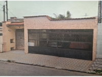 Casa Ocupada com Ampla Área em Jardim Suzano