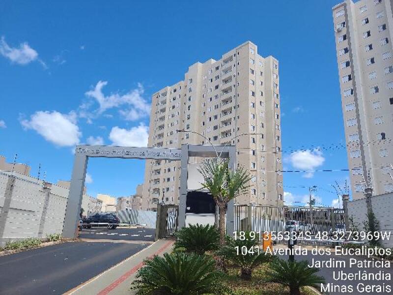Apartamento com 2 quartos, 2 banheiros e 1 vaga de garagem