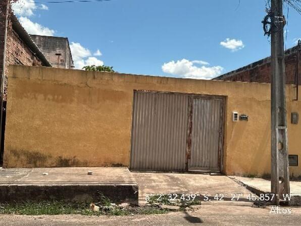 Casa com 3 quartos, 2 banheiros e 1 vaga de garagem