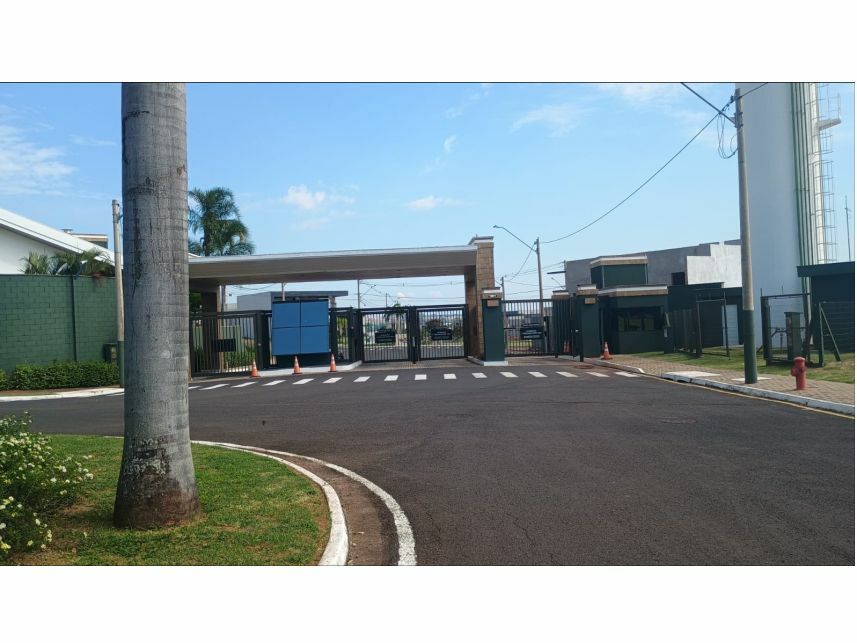 Terreno de 250m² em loteamento residencial