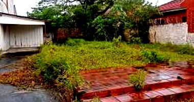 Terreno Urbano com Casa de Madeira em Pontal do Paraná