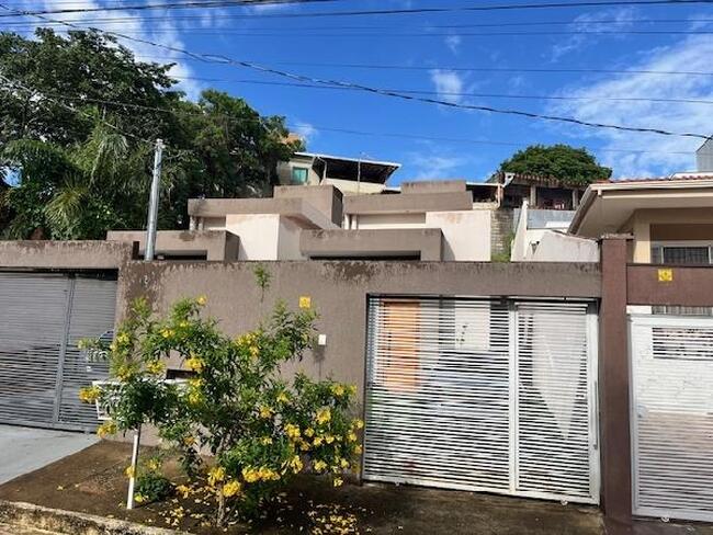 Casa com 103,95m² de área privativa - 0 quartos - 0 banheiros - vaga de garagem