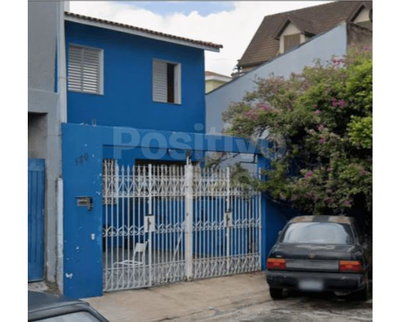 Terreno de 150 m² com construção de 140 m²