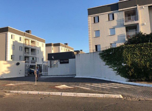 Apartamento em Pinhais com 67m²