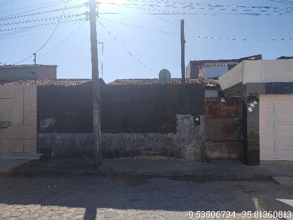 Casa com 2 Quartos e Área de Serviço em Rio Largo