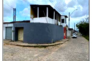 Casa com 2 Quartos e 1 Vaga em Maceió