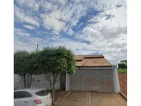 Casa ocupada com 2 quartos e 1 suíte em terreno de 232m²