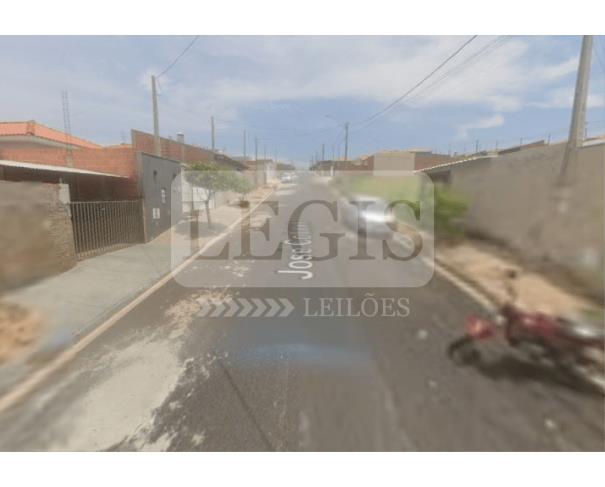 Casa com 166m² de terreno, 49,83m² construídos, 2 quartos, 1 banheiro, ocupada