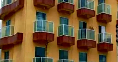 Apartamento com 31,93m² útil, ocupado
