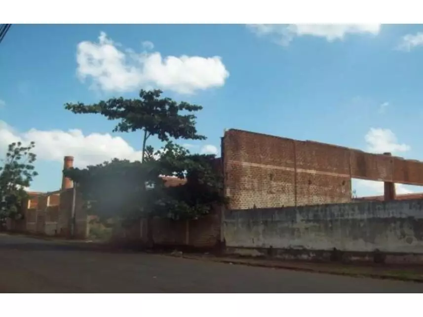Terreno em leilão com 574m² em Ourinhos/SP