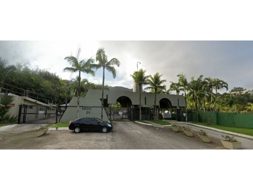 Apartamento Duplex com 3 Dormitórios e 1 Vaga em Guarujá