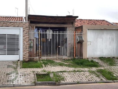 Casa com 2 Quartos e Garagem em Curitiba