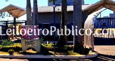 Casa com 3 quartos, 2 banheiros, 4 vagas e 208,83m² construída