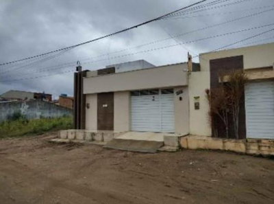 Casa 112m² com 2 quartos e 1 banheiro, ocupada