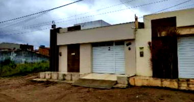 Casa 112m² com 2 quartos e 1 banheiro, ocupada