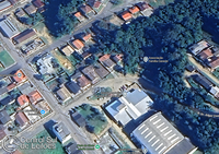 Terreno urbano de 489,87m², formato em L, próximo a serviços essenciais
