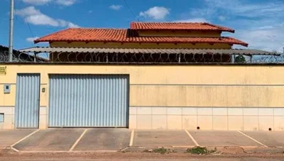 Casa ocupada de 189 m² em lote de 230,54 m²