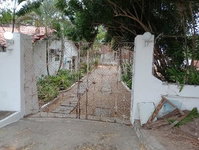 Casa ampla com 5 quartos, 4 banheiros e varanda, 280m² construída