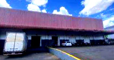 Terreno com área construída e benfeitorias em Arapongas/PR