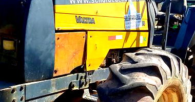 Trator Valtra 1780 Ano 2000 em Biguaçu - SC