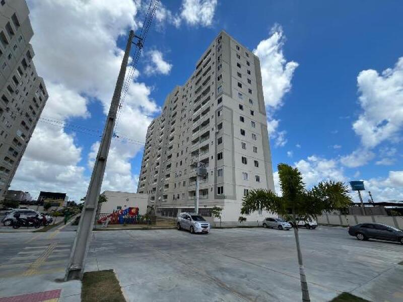 Apartamento com 2 quartos, varanda e 1 vaga de garagem