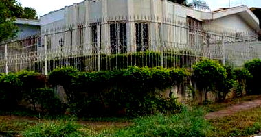 Casa espaçosa com 299 m² construídos, ocupada e pronta para investimento