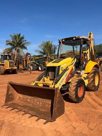 Retro New Holland B95B 2014 4x4 Operacional