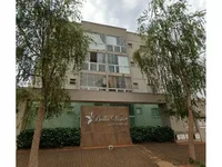 Apartamento com 2 vagas em leilão