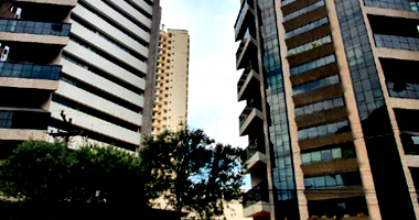 Apartamento com 3 vagas de garagem em Curitiba