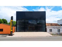 Loja 370 m² Ocupada em Leilão