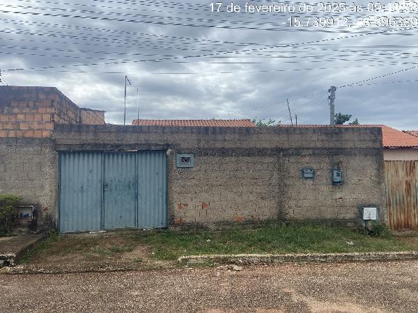 Casa com 2 quartos, 1 banheiro, 1 vaga e 51m² construída