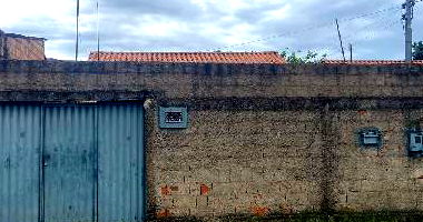 Casa com 2 quartos, 1 banheiro, 1 vaga e 51m² construída