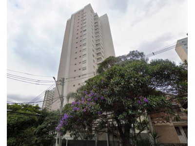 Apartamento de 211m² com 3 vagas