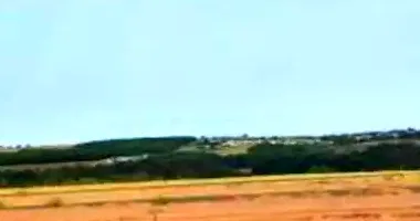 Terreno desocupado com 240m², ideal para construção