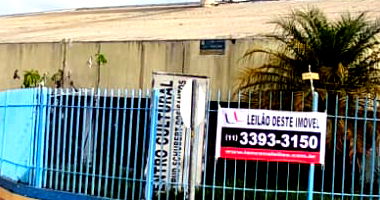 Prédio Comercial com localização central e área regularizável