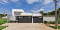 Casa 3 quartos, 2 banheiros, 312m² terreno, 203m² construída, ocupada