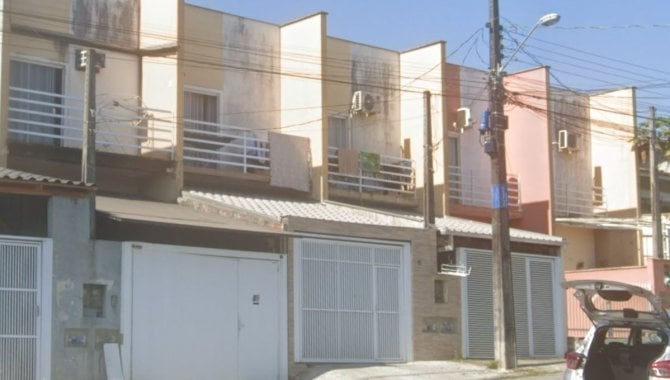 Casa em Condomínio com 3 quartos, 2 banheiros e 1 vaga de garagem