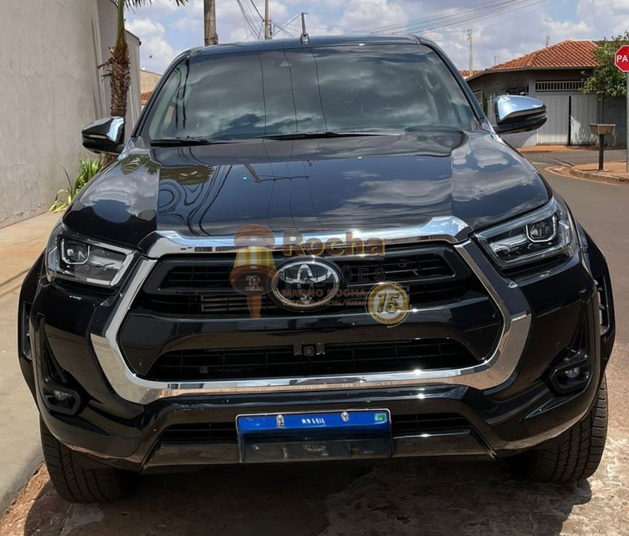 TOYOTA HILUX CD SRX A 4RD - 2023/2024 com apenas 6.848 km