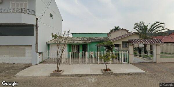 Apartamento 102 com 3 Quartos e 2 Banheiros em Agudo