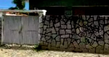 Casa padrão com 1 vaga e 110m² construída, imóvel ocupado