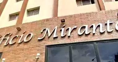 Apartamento com 2 quartos e 2 banheiros em leilão