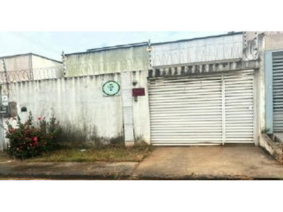 Casa de 97,31 m² em leilão, ocupada
