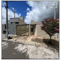 Casa com 2 quartos, 1 banheiro e 73,38 m² de área privativa