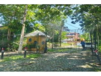 Casa espaçosa com 167m² construída, ideal para investimento, ocupada