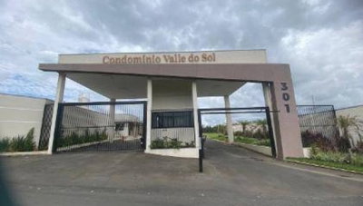 Terreno em Condomínio com 240 m²
