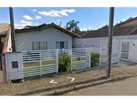 Casa ocupada com 135,69 m² construída