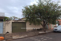 Terreno com Residência em Uberlândia
